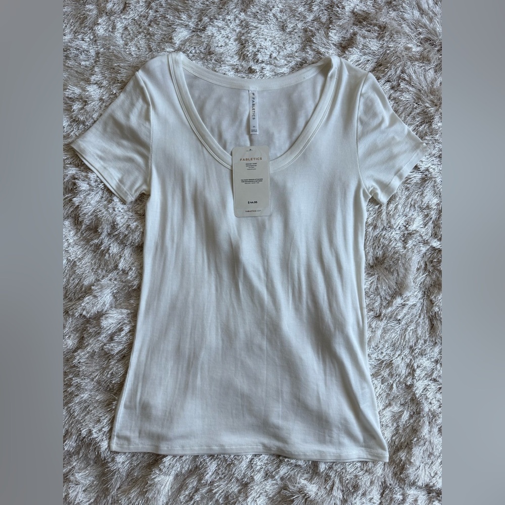 NWT FABLETICS White Ribbed Fitted Short Sleeve Tee